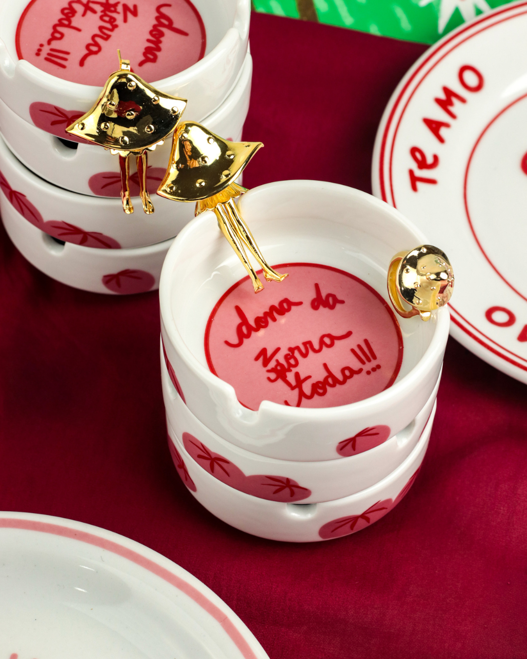 Cinzeiro Dona da Zorra